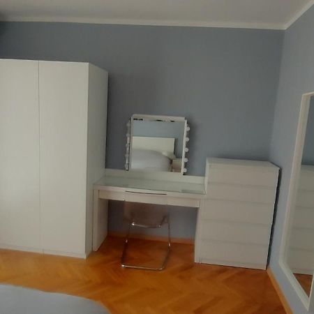 Rainbow Apartment Пула Екстериор снимка