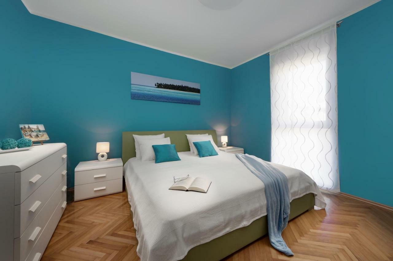 Rainbow Apartment Пула Екстериор снимка