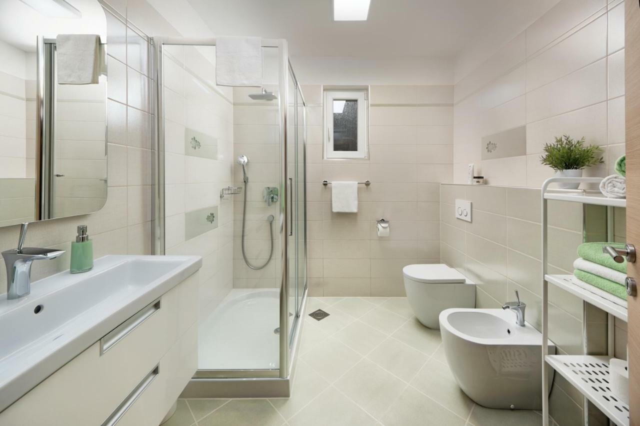 Rainbow Apartment Пула Екстериор снимка