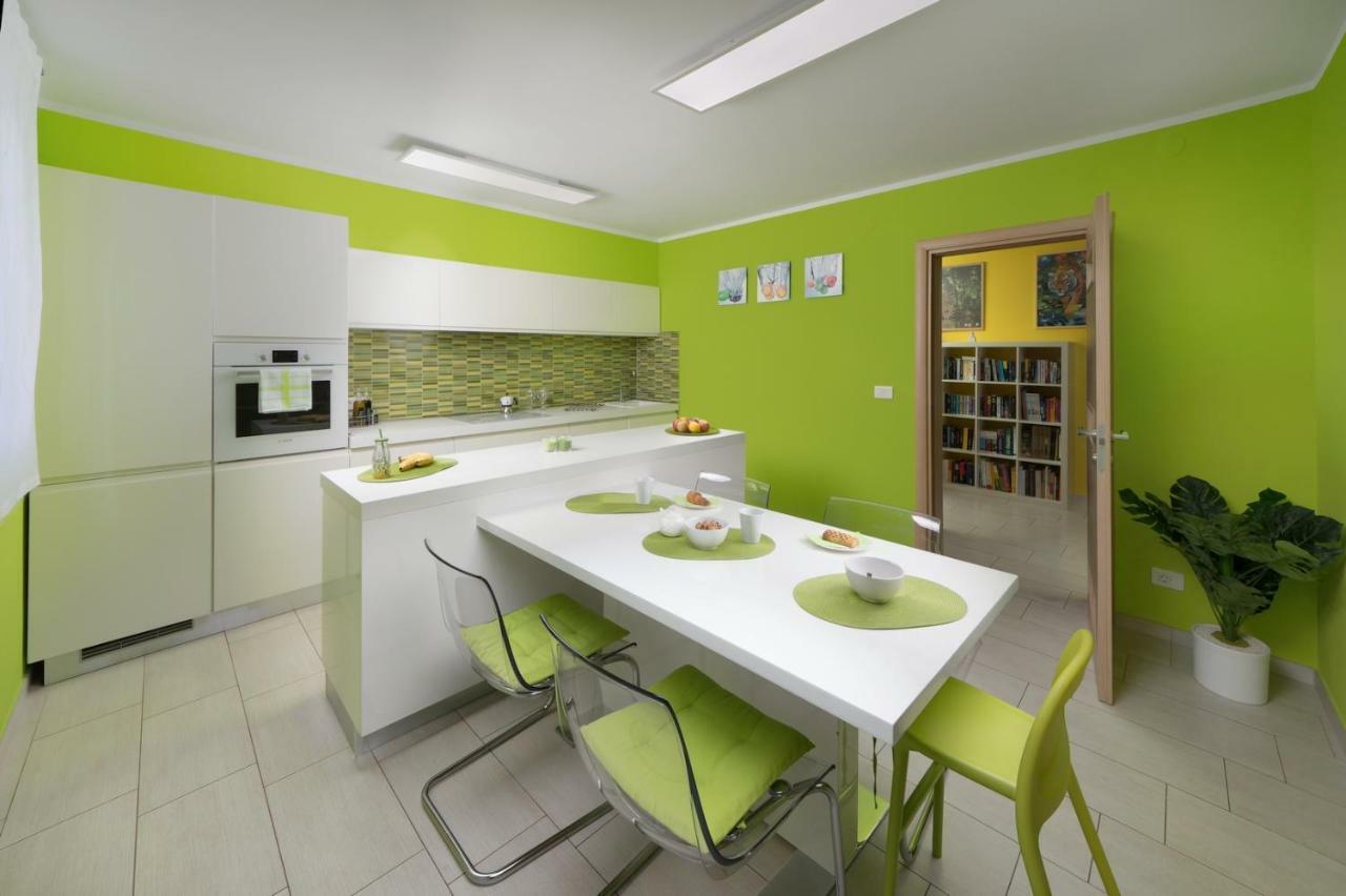 Rainbow Apartment Пула Екстериор снимка