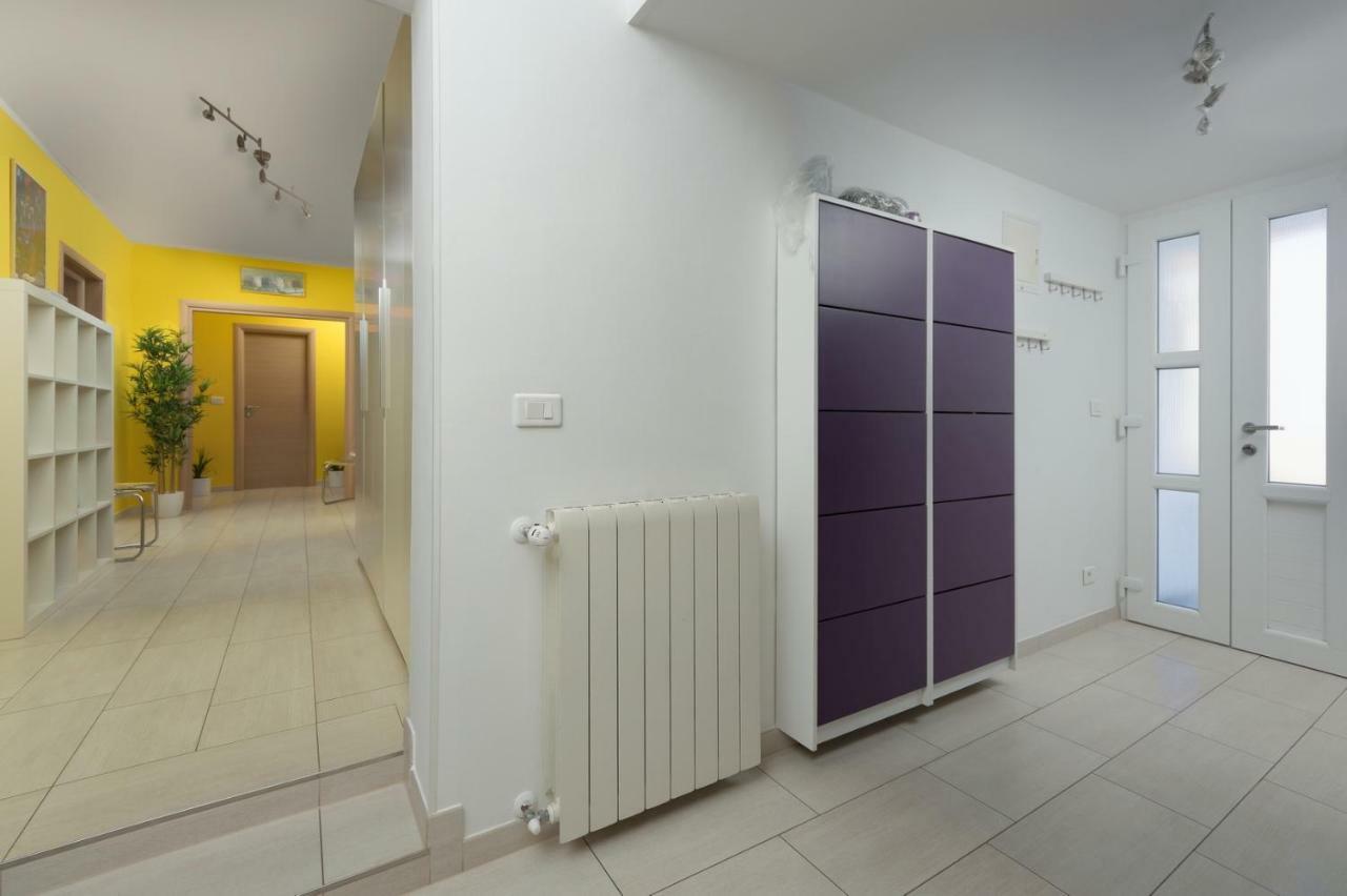 Rainbow Apartment Пула Екстериор снимка